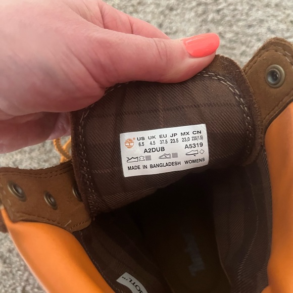 Women’s Timberland boots - Picture 4 of 4